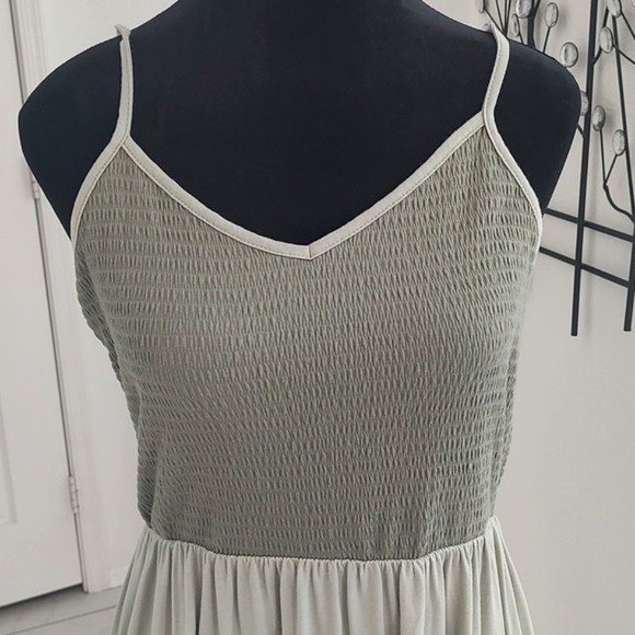 2 for 1 New Fuchsia Sleeveless Cutout Front Top Olive Green Smocked Babydoll XL - Picture 11 of 12